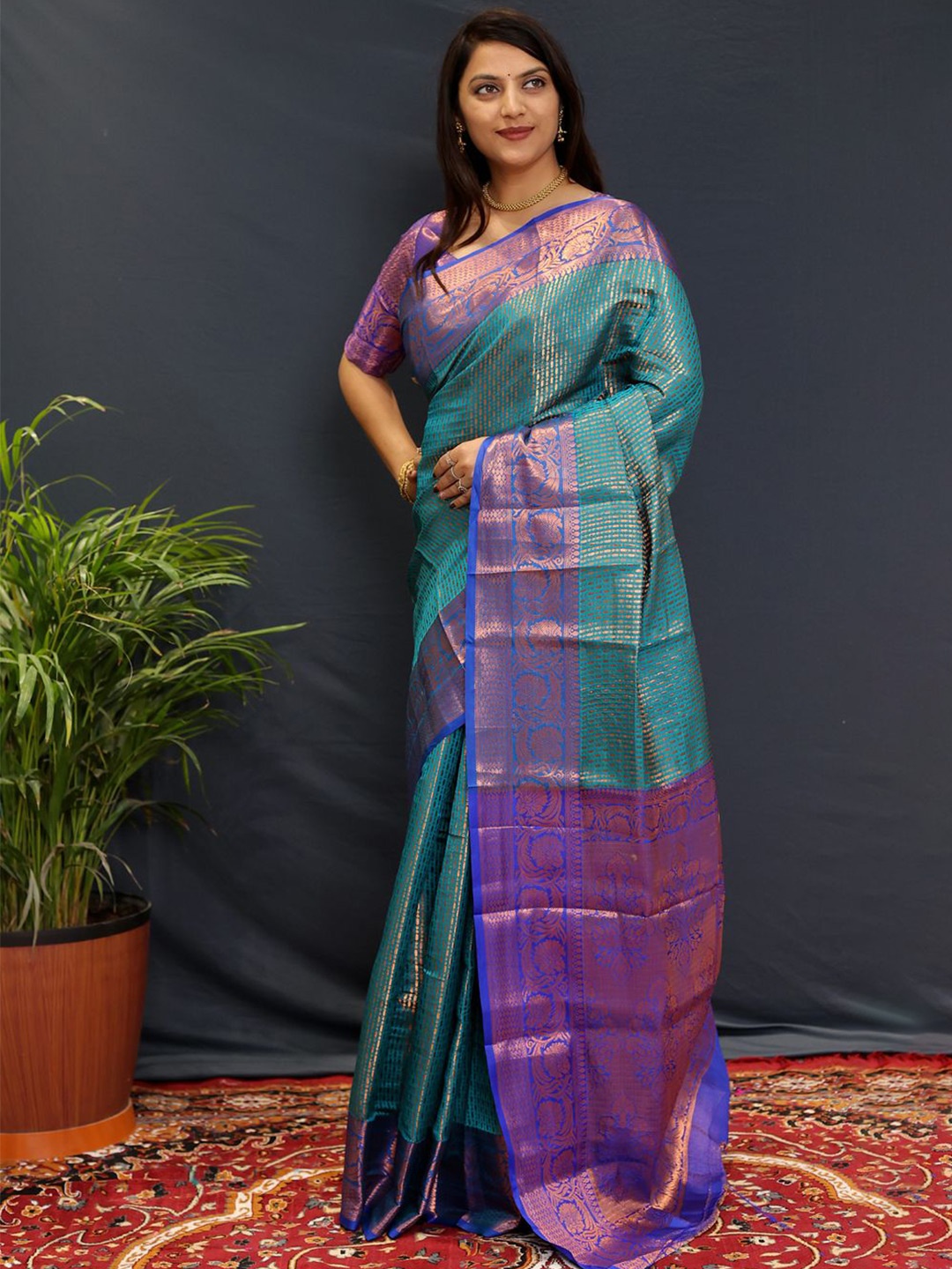 

WINKLECART Woven Design Zari Kanjeevaram Saree, Green