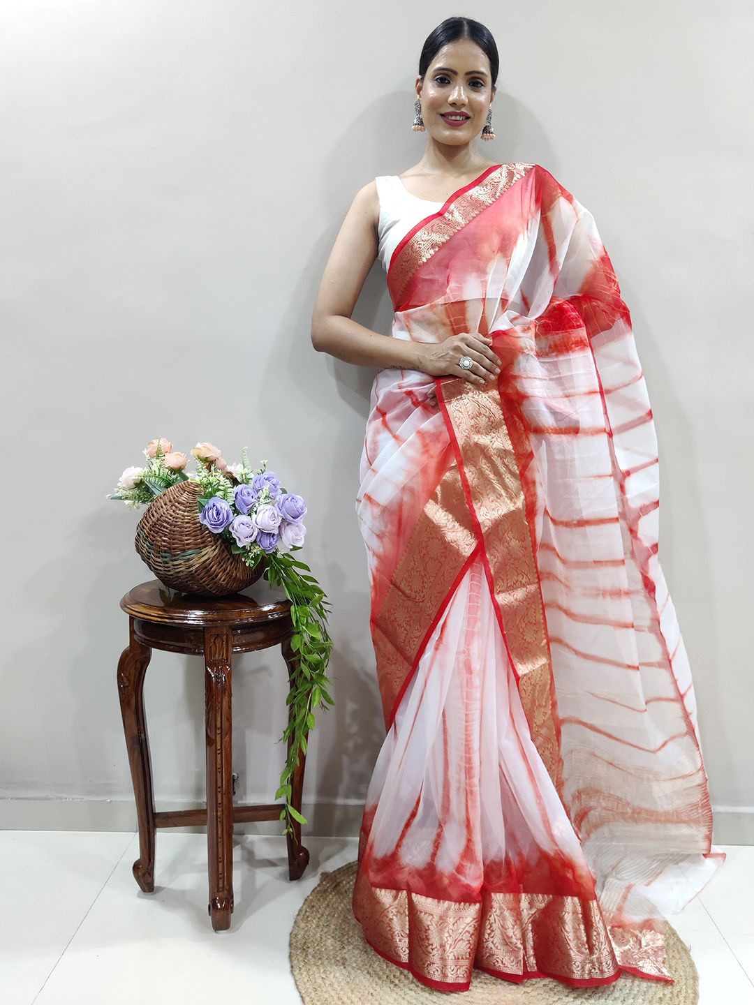 

Panzora Tie and Dye Woven Design Organza Saree, White