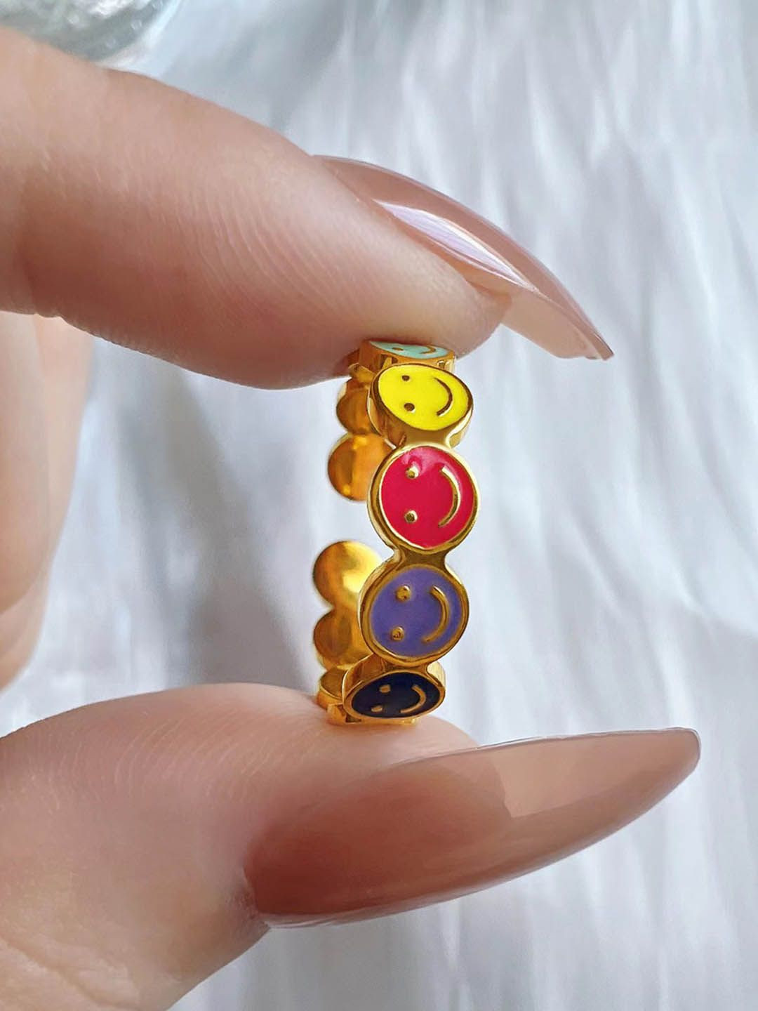 

StyleCast Elegant Gold-Toned Adjustable Smiley Finger Ring