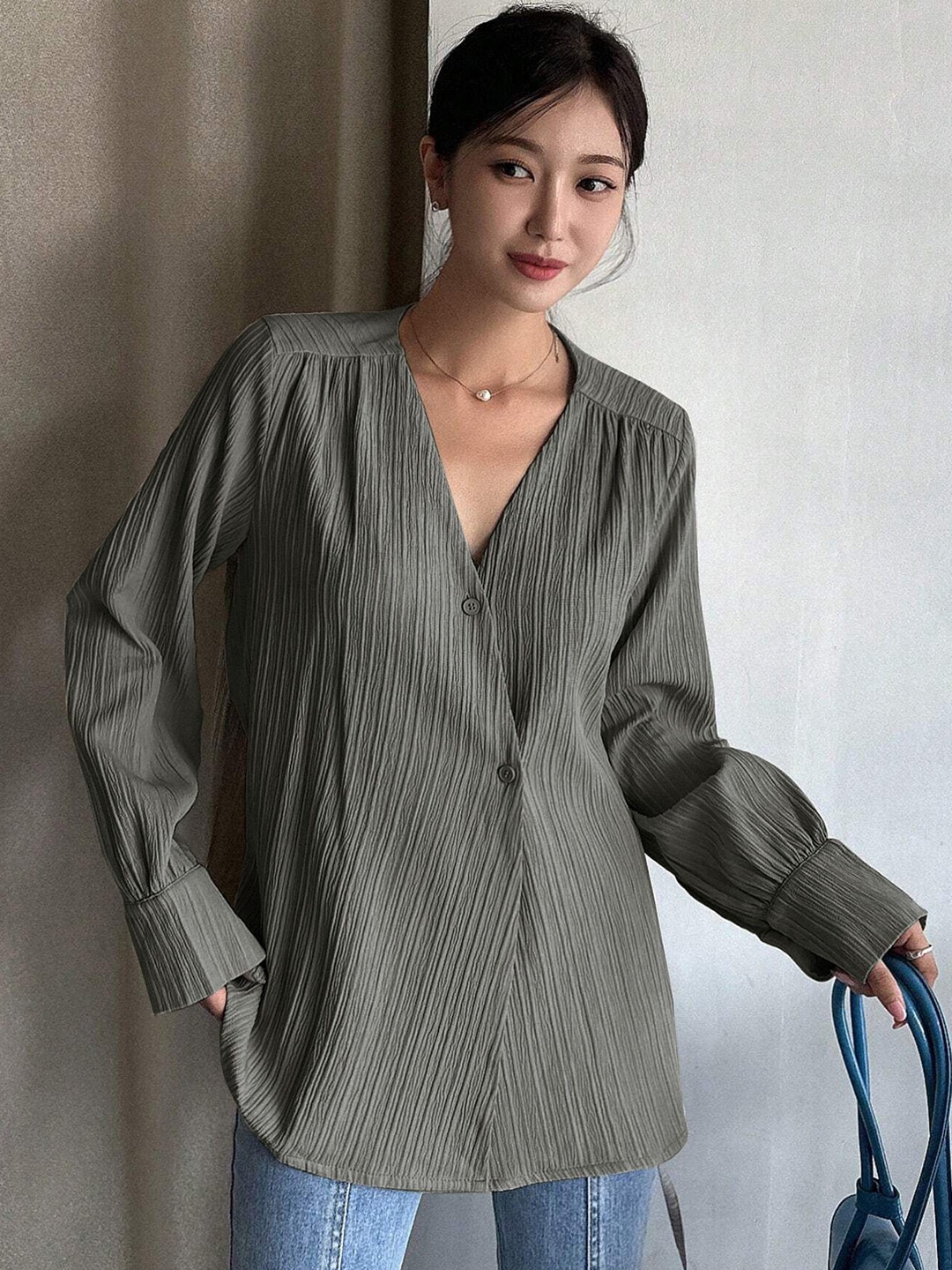 

Mast & Harbour Women V - Neck Top, Grey