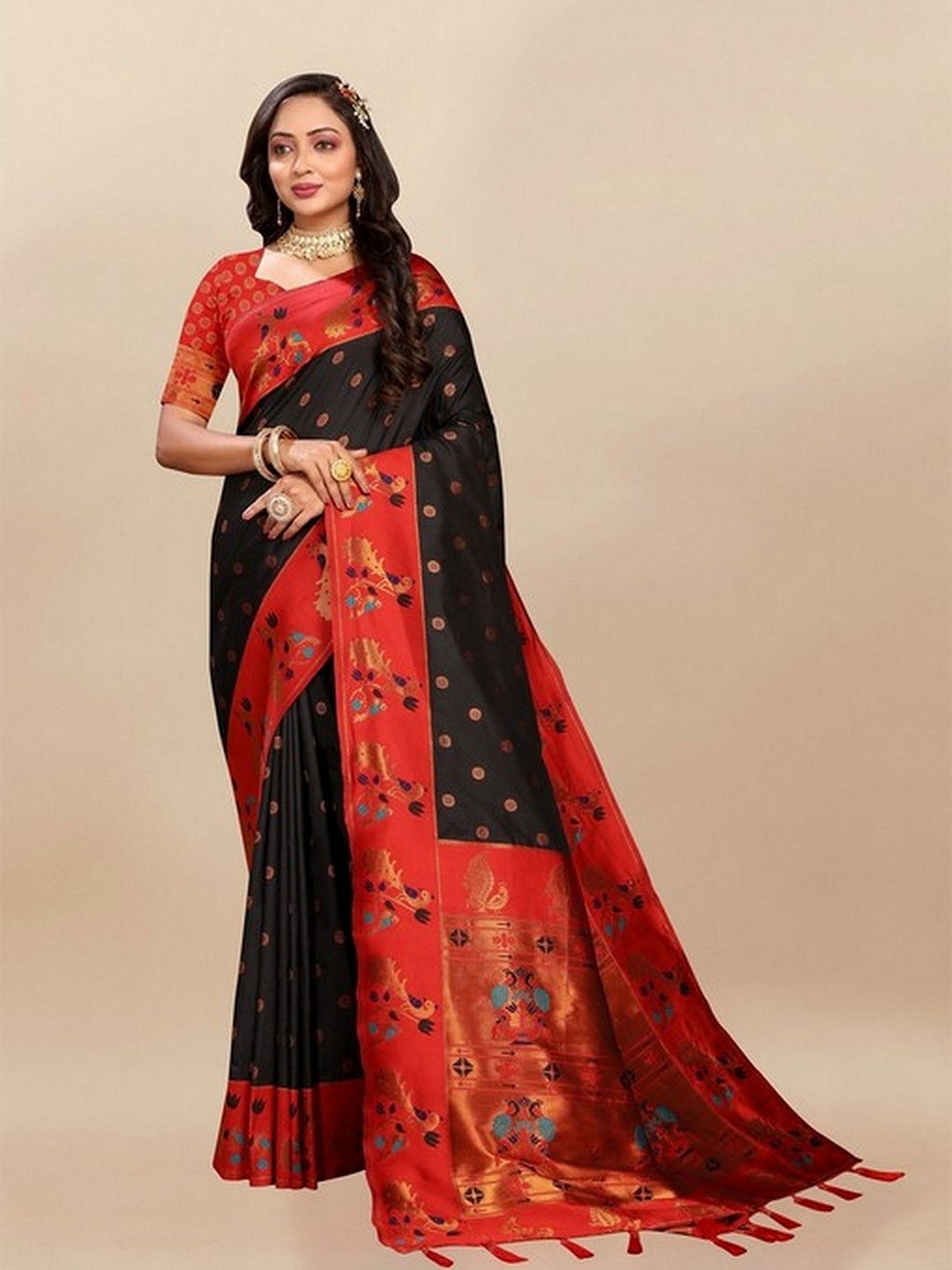 

VARNI FABRICS Woven Design Zari Pure Silk Paithani Saree, Black