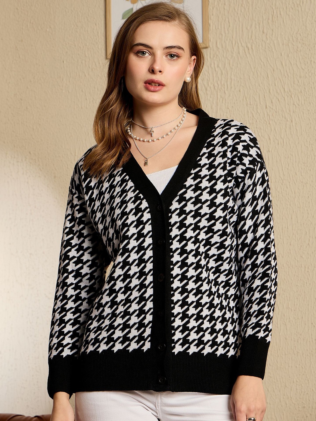 

Berrylush Women Printed Cardigan, Black