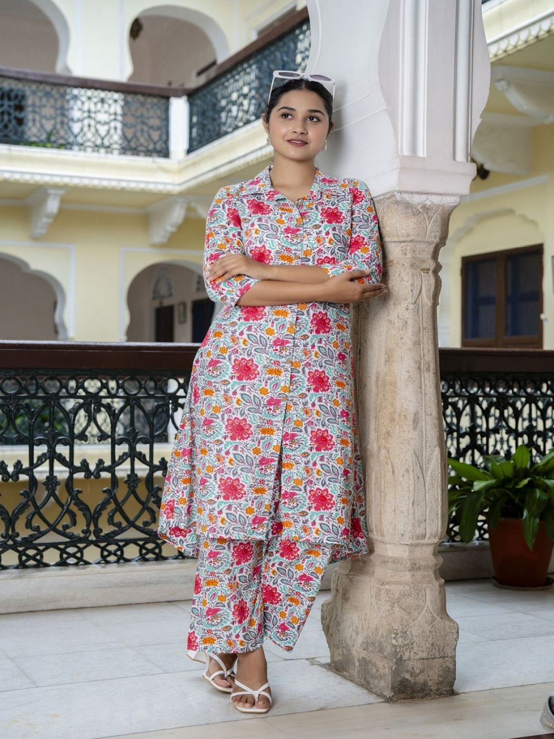 

Jollity Women Floral Printed Regular Kurta with Palazzos, White