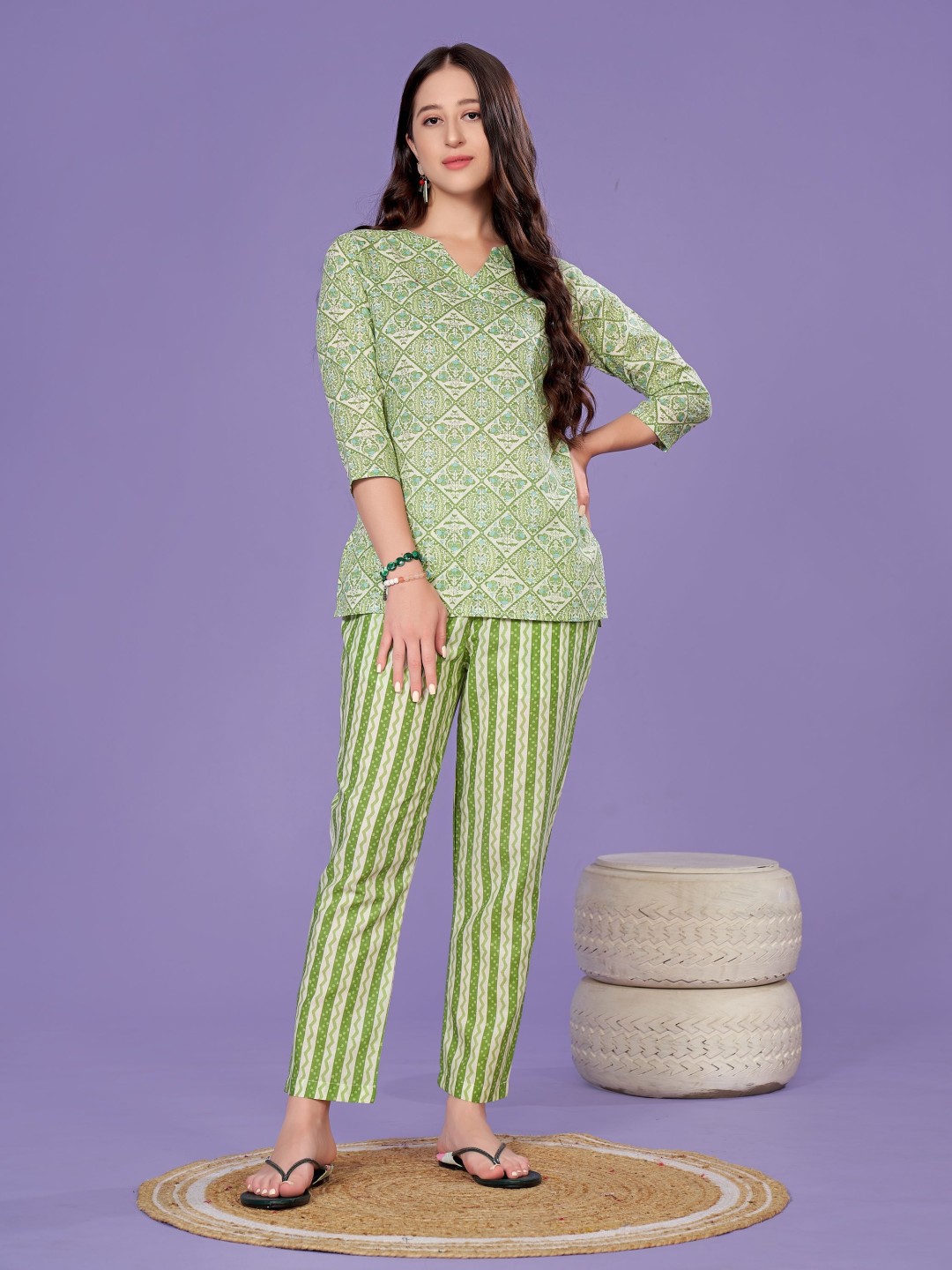 

Vegles Printed V-Neck Tunic With Trouser, Green