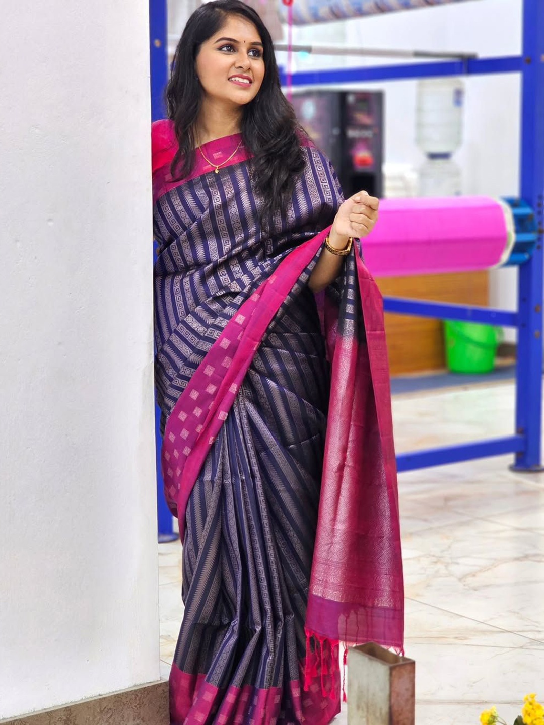 

ZIKARAA Woven Design Zari Pure Silk Saree, Navy blue