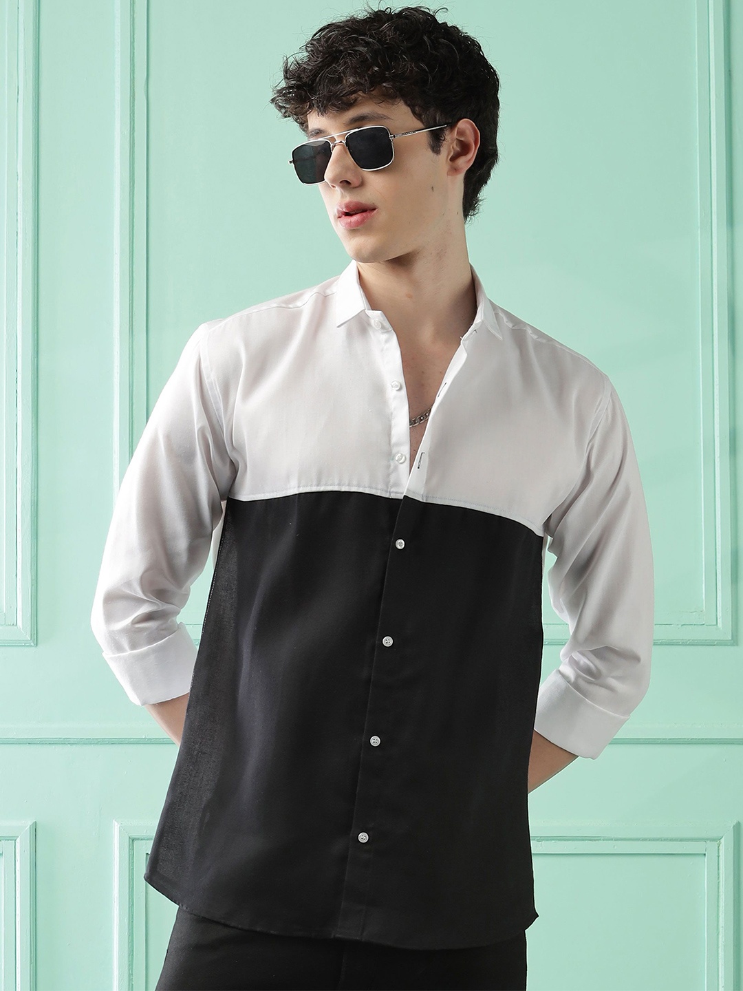 

WOXEN Men Original Fit Spread Collar Colourblocked Cotton Casual Shirt, Black