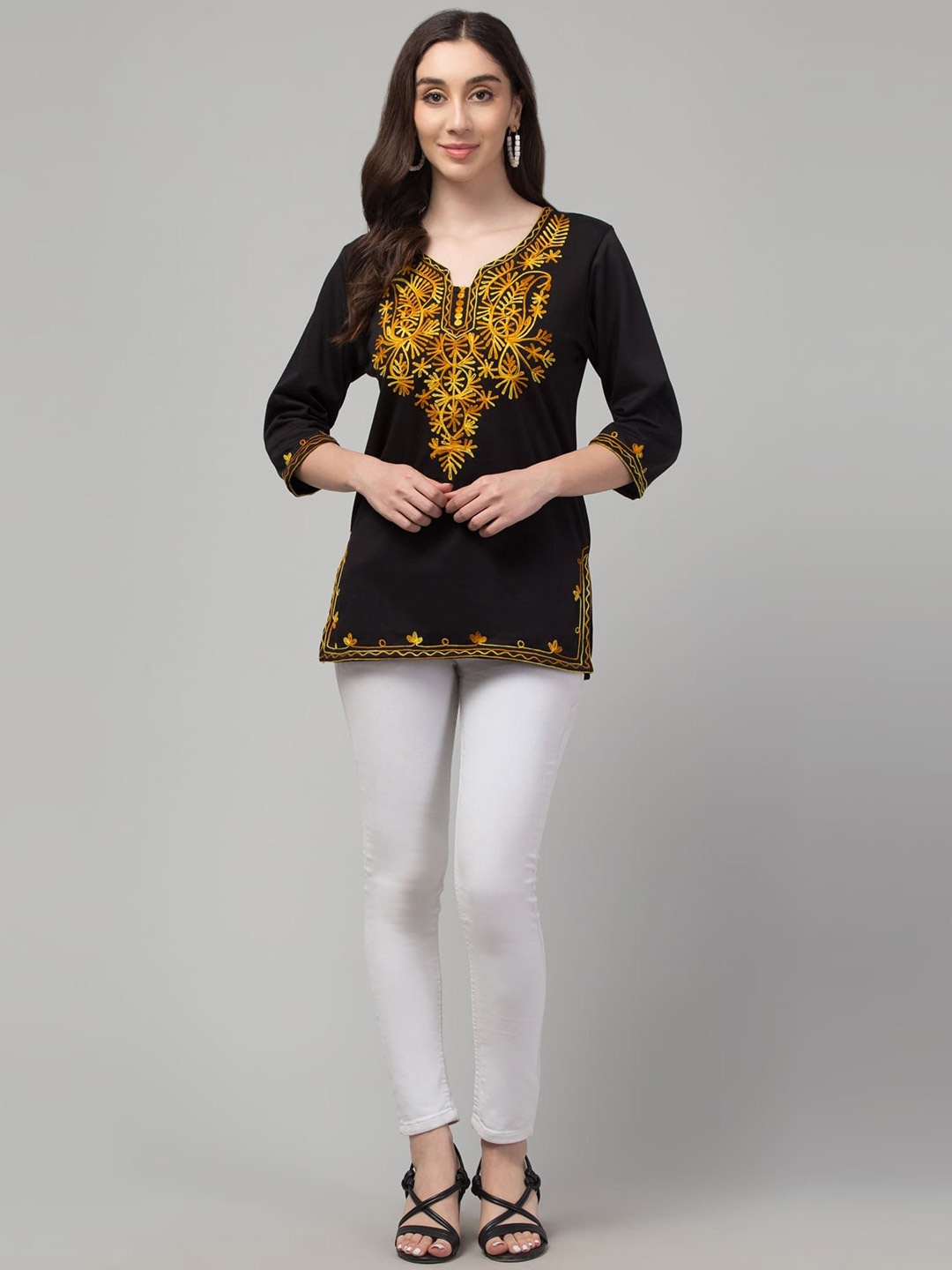 

FAMBEE Embroidered Kurti, Black