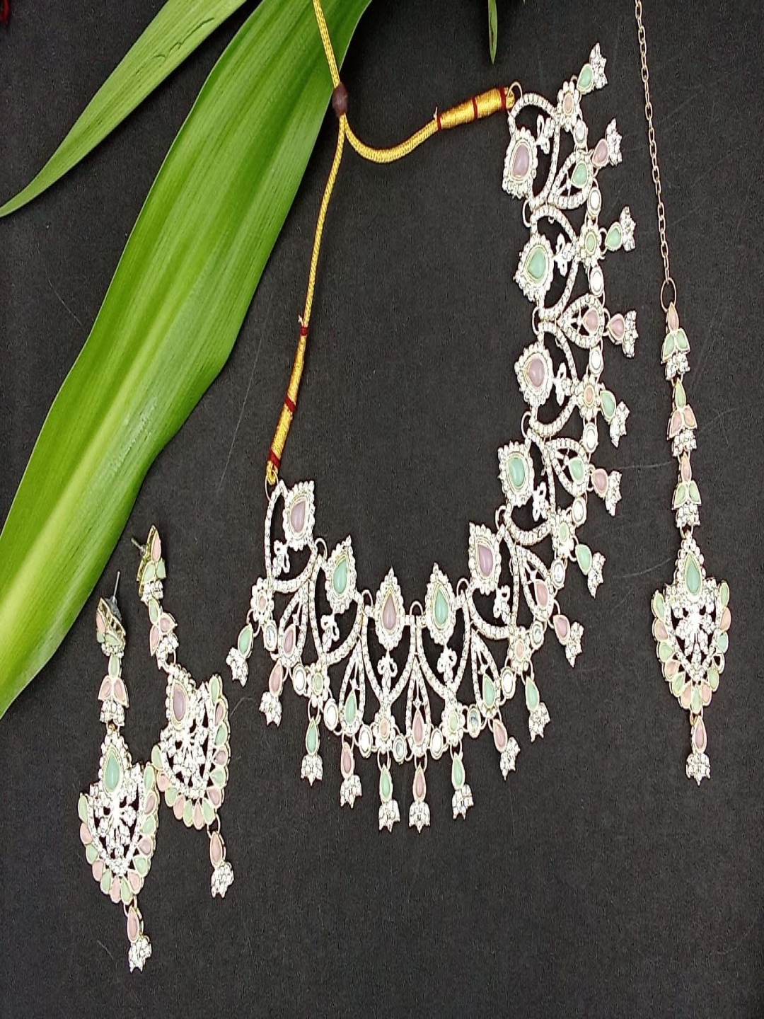 

JMBW INTERNATIONAL Gold-Plated Kundan Studded Meenakari Jewellery Set