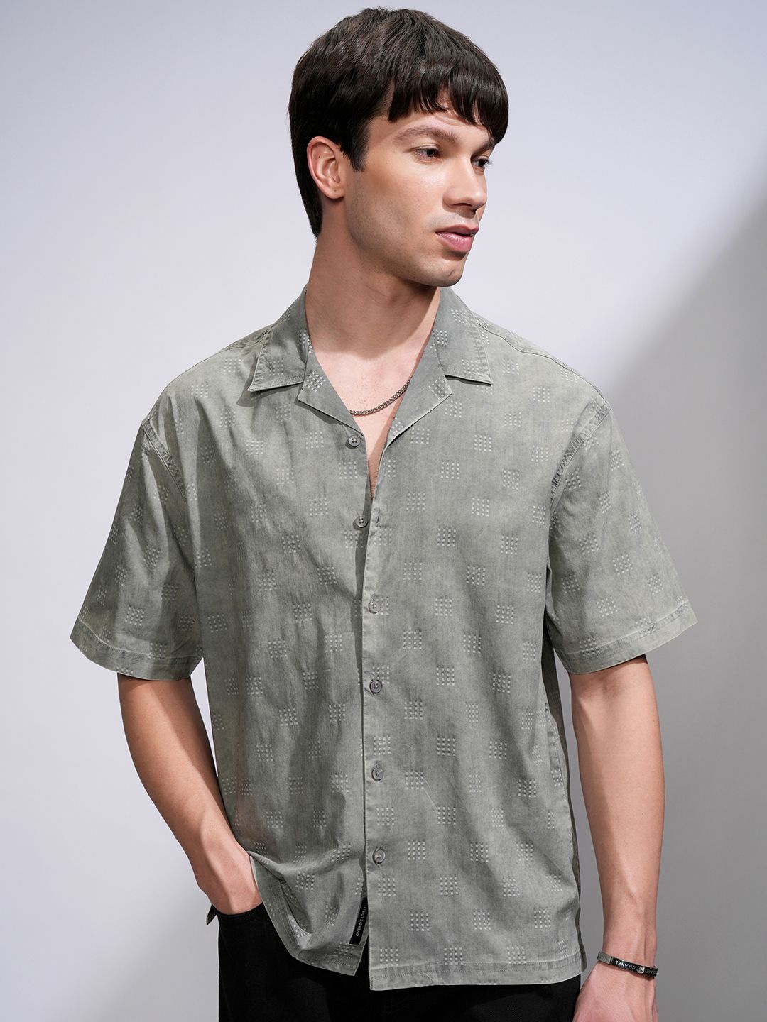 

HIGHLANDER Men Sulphur Washed Cuban Collar Oversized Shirt, Green