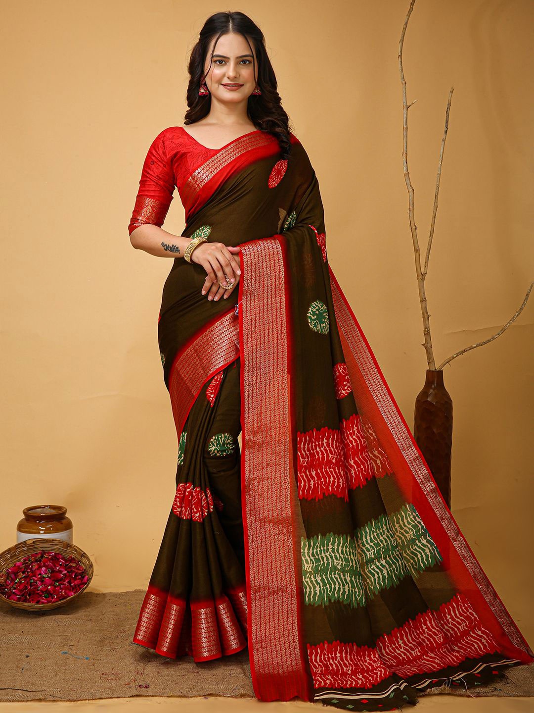 

Panzora Ethnic Motifs Printed Zari Saree, Brown