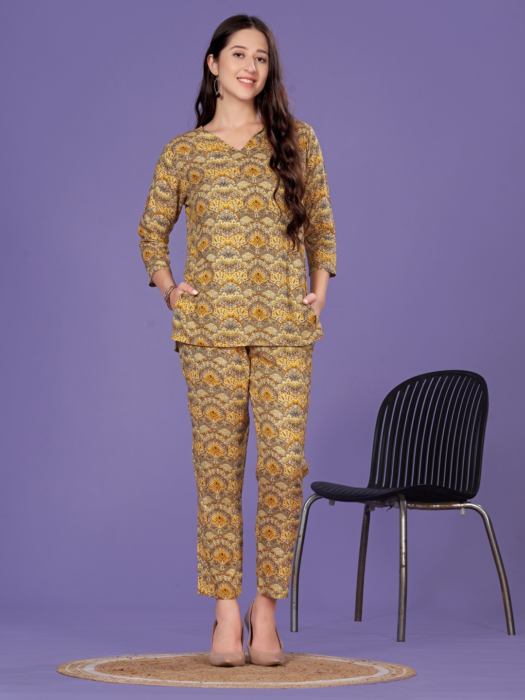 

Vegles Printed V-Neck Tunic With Trouser, Yellow