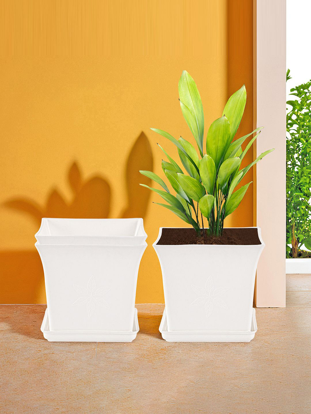 

Kuber Industries 3 Pieces White Premium Flower Pots for Garden with Bottom Plates