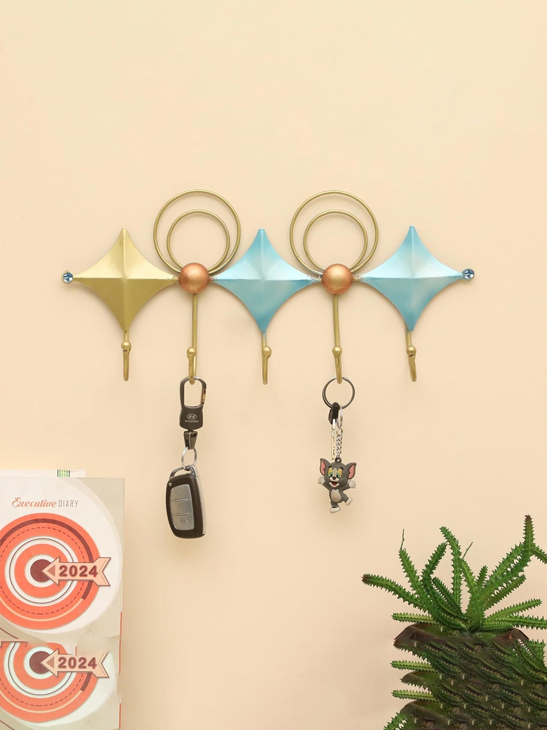 

vedas Mystic Indiana Blue & Brown U-Hiral Star Wall Hook, Gold