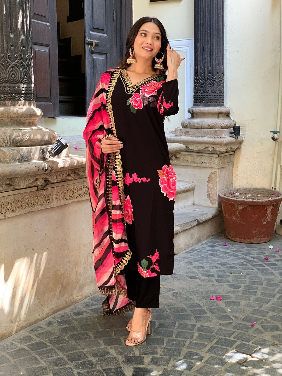 

KALINI Women Floral Printed Regular Kurta with Trousers & With Dupatta, Black
