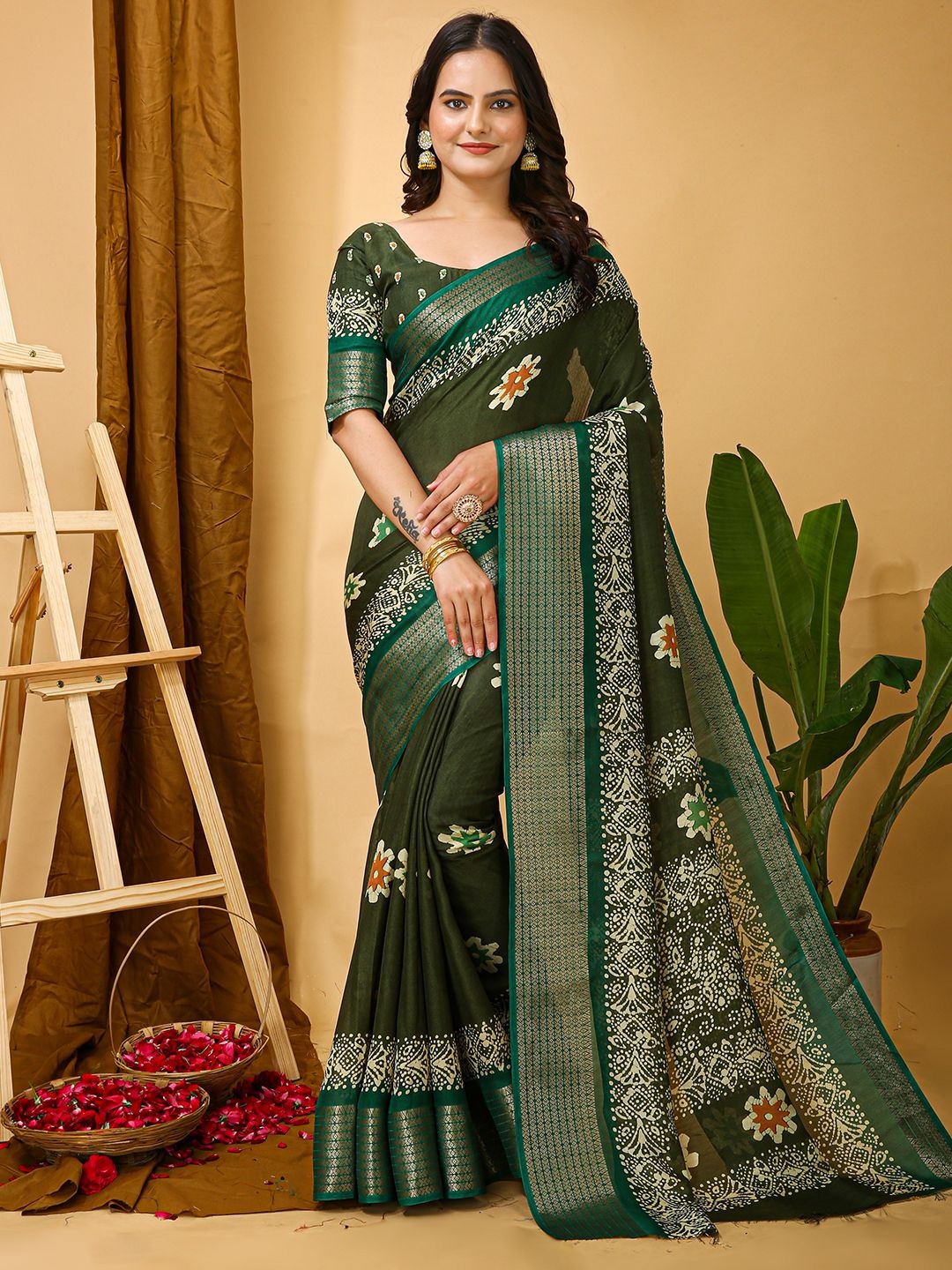 

Mitera Ethnic Motifs Printed Zari Saree, Green