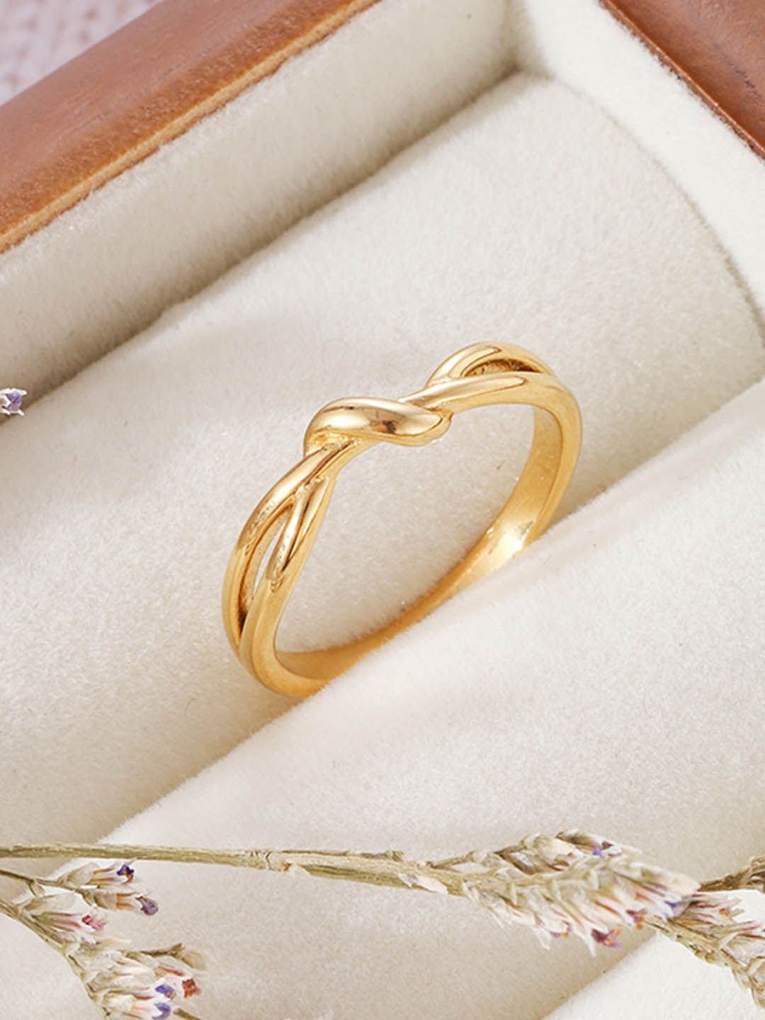 

StyleCast Elegant Gold-Toned Adjustable Finger Ring