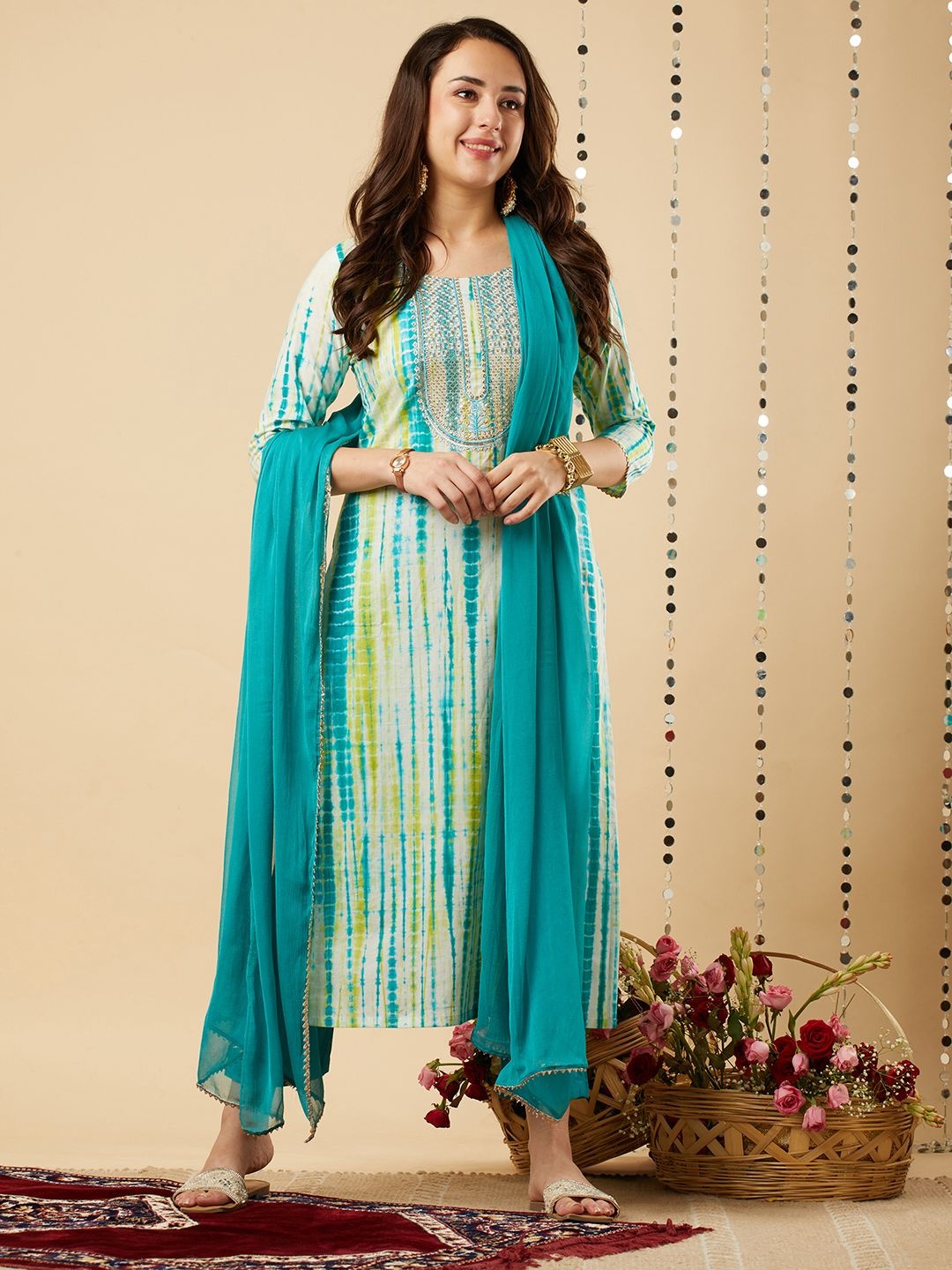 

GoSriKi Shibori Dyed Zari Straight Kurta With Trousers And Dupatta, Turquoise blue