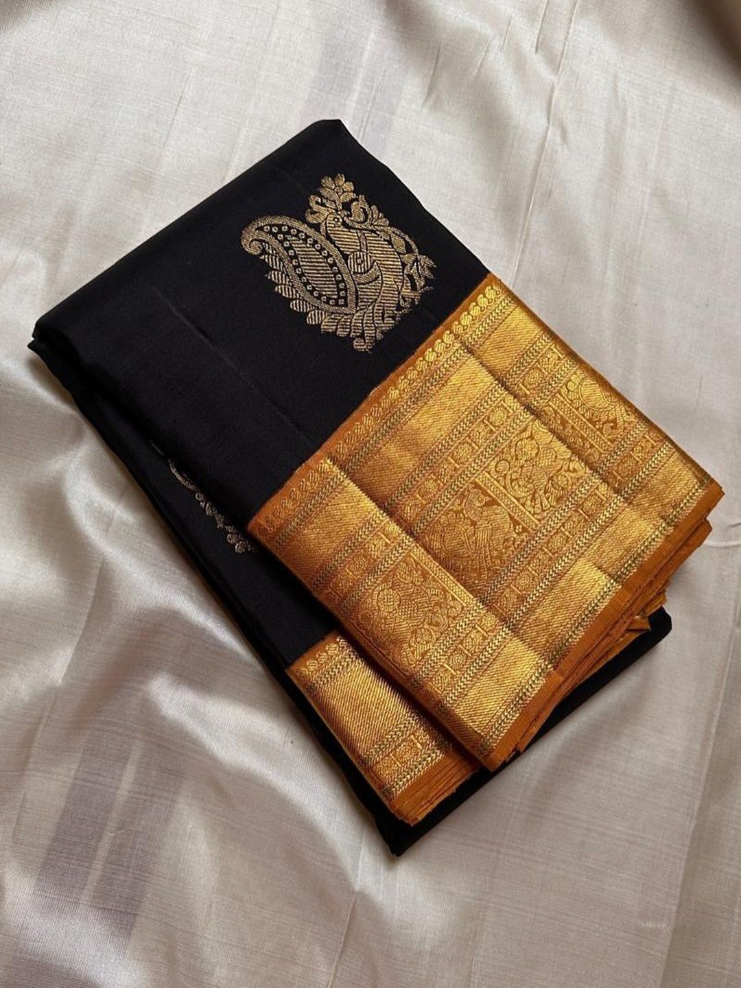

ZIKARAA Woven Design Zari Pure Silk Banarasi Saree, Black
