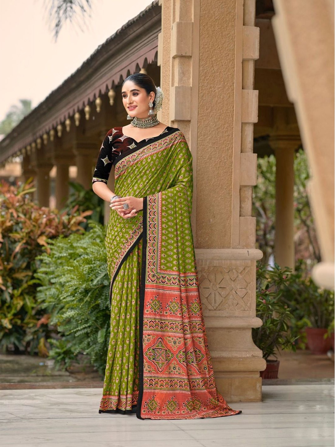 

Anouk Ethnic Motifs Printed Pure Cotton Bagru Saree, Olive