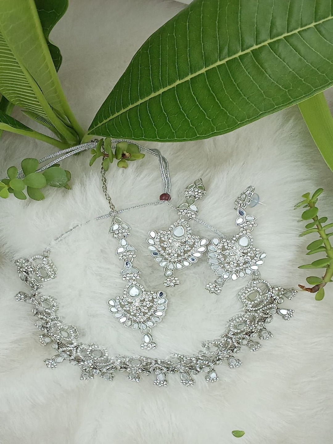 

JMBW INTERNATIONAL Silver-Plated Kundan Stone Studded & Beaded Meenakari Jewellery Set