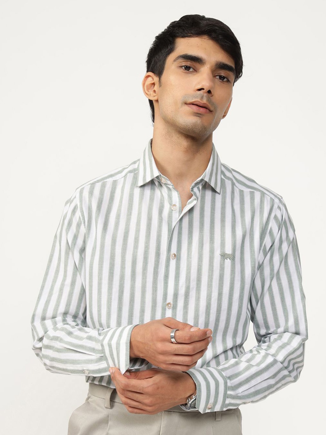 

Andamen Semi Casual Men Cotton Linen Stripe Slim Fit Shirt, White