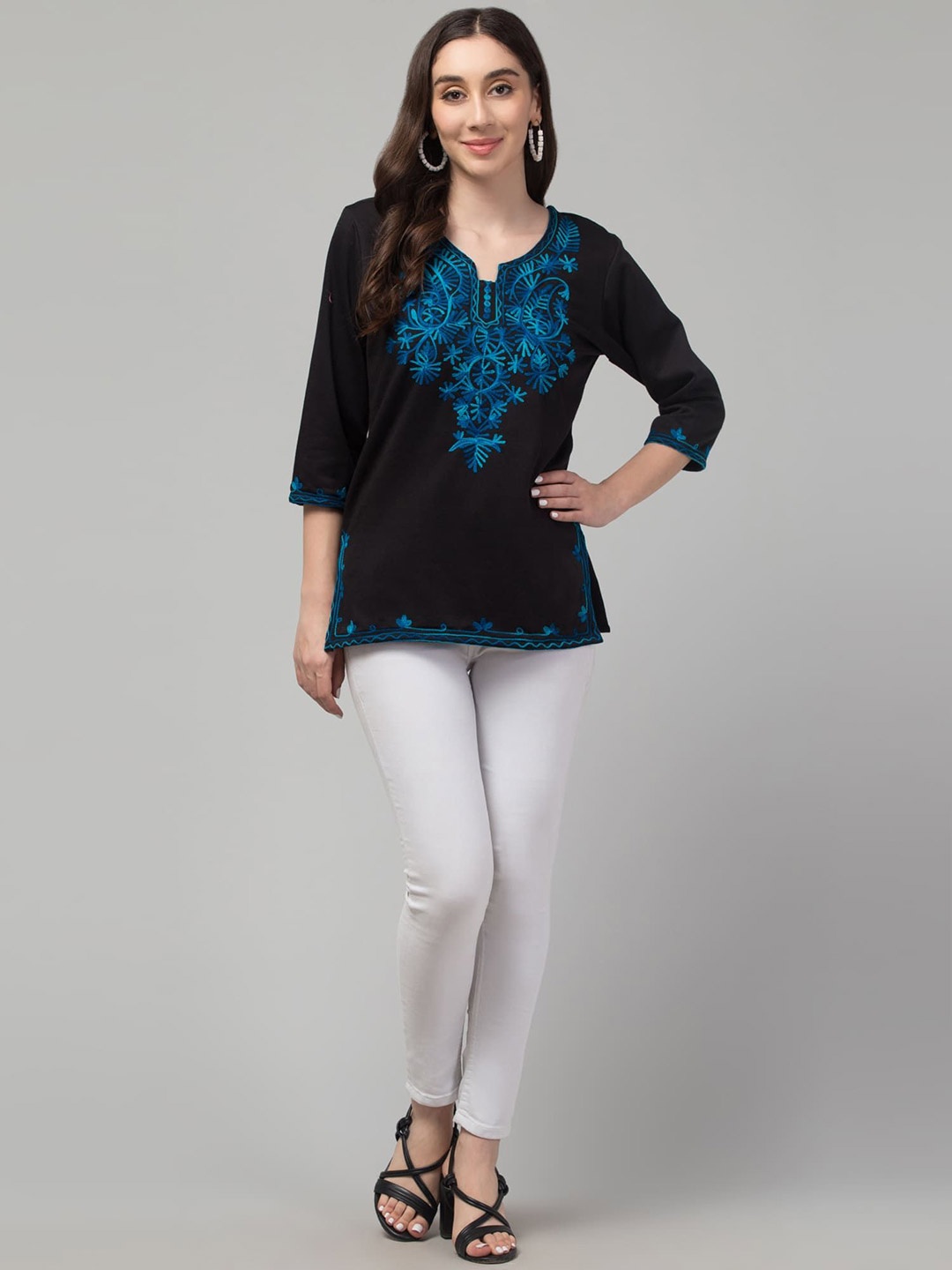 

FAMBEE Embroidered Kurti, Black