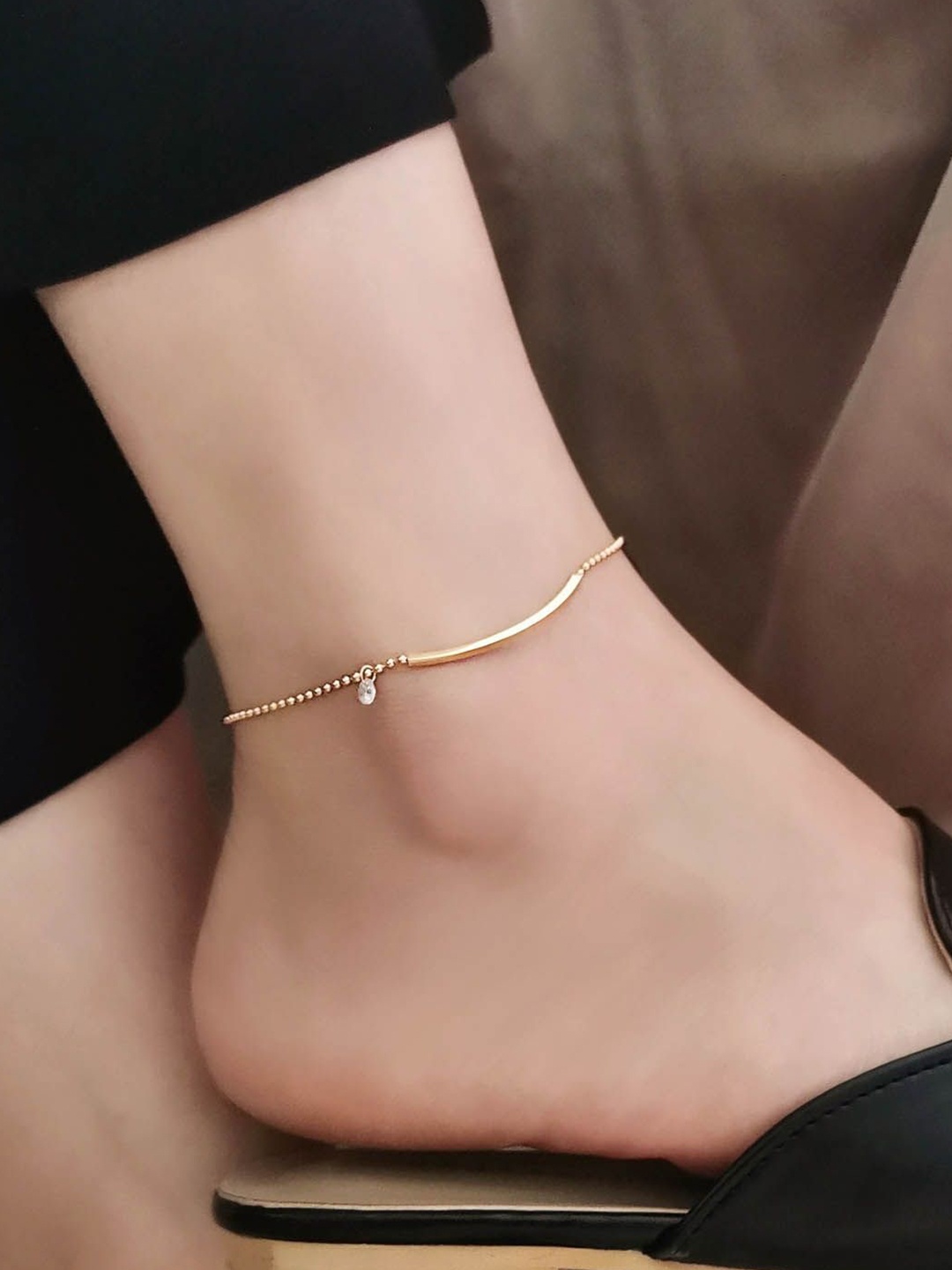 

StyleCast Gold-Toned Elegant Stone Studded Anklet, Silver