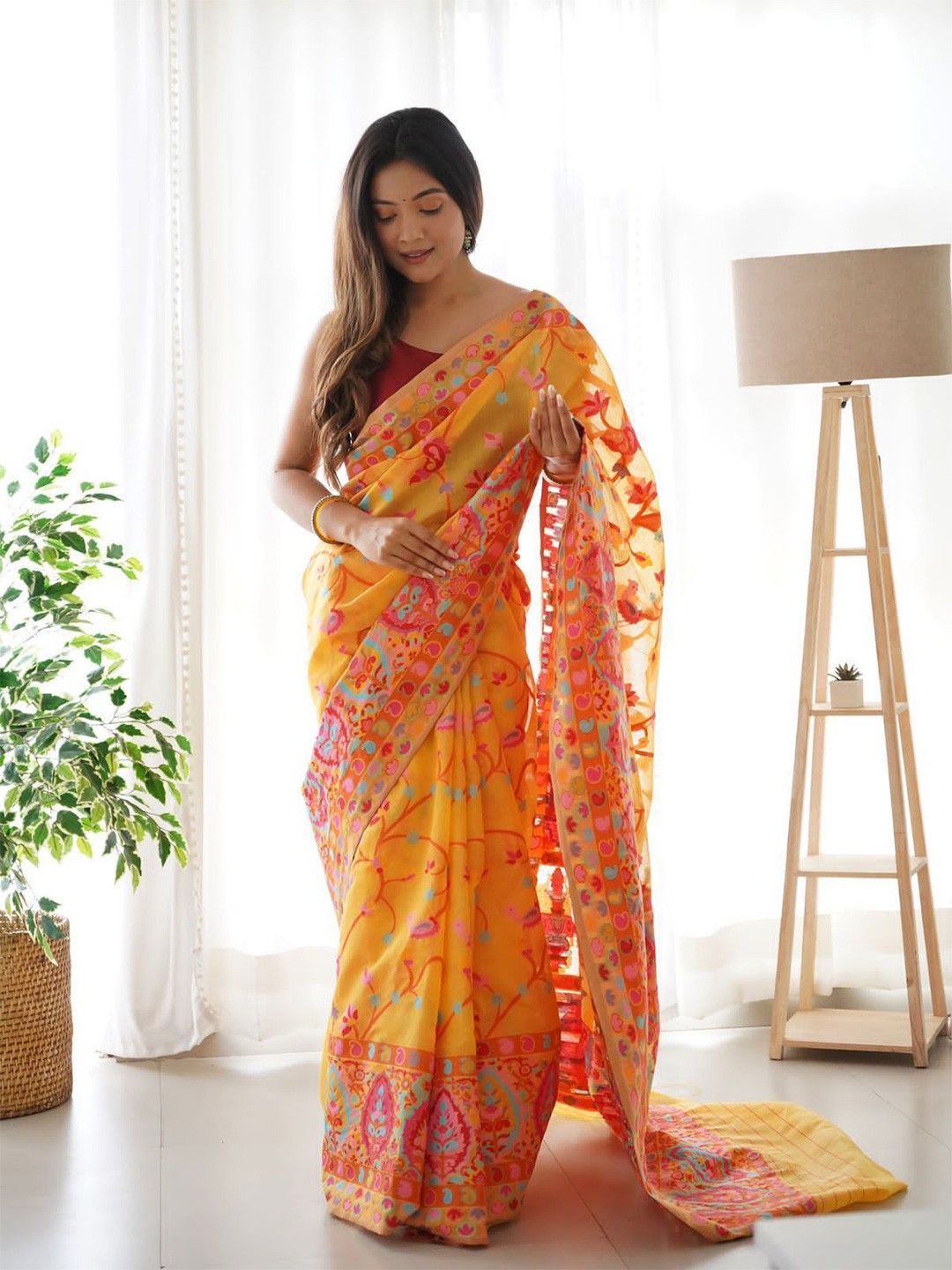 

Aavisa Queency Woven Design Zari Banarasi Saree, Orange