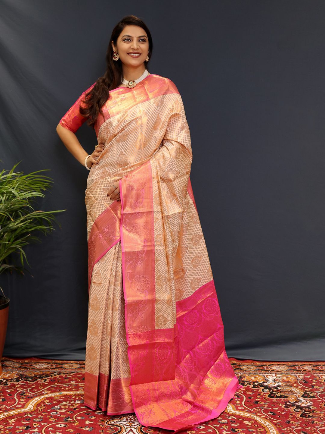 

WINKLECART Woven Design Zari Kanjeevaram Saree, Off white