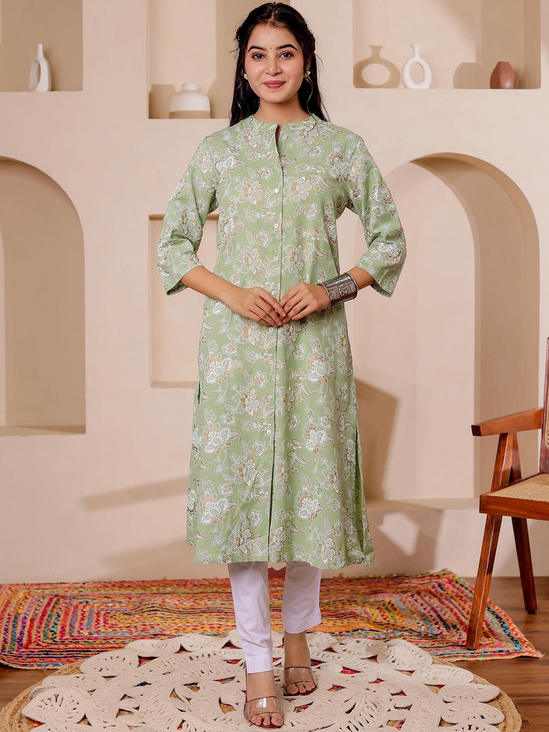 

Chandbaali Floral Printed Mandarin Collar A-Line Kurta, Green