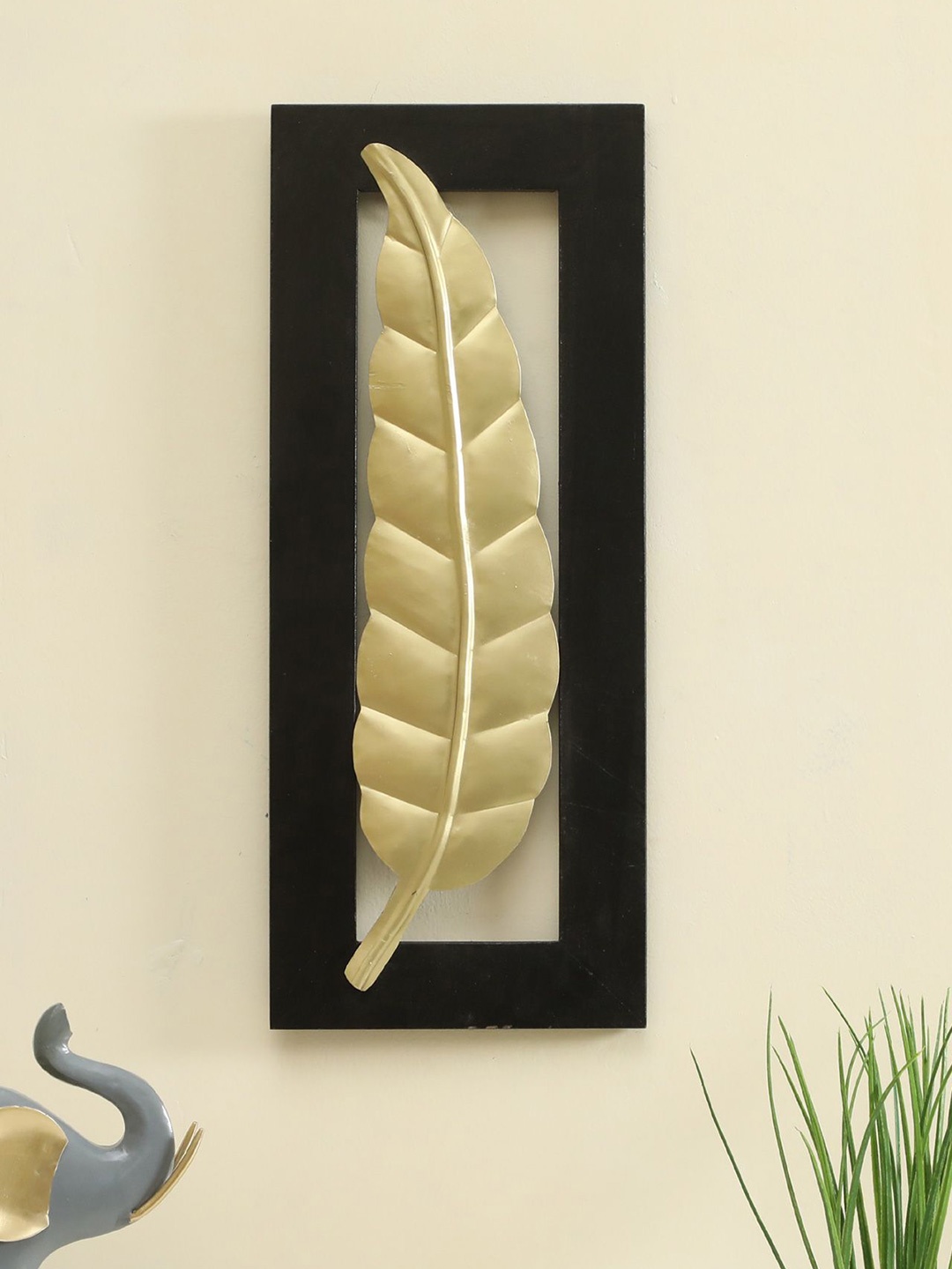 

vedas Mystic Indiana Black Vedas Vantara Leaf Wall Decor