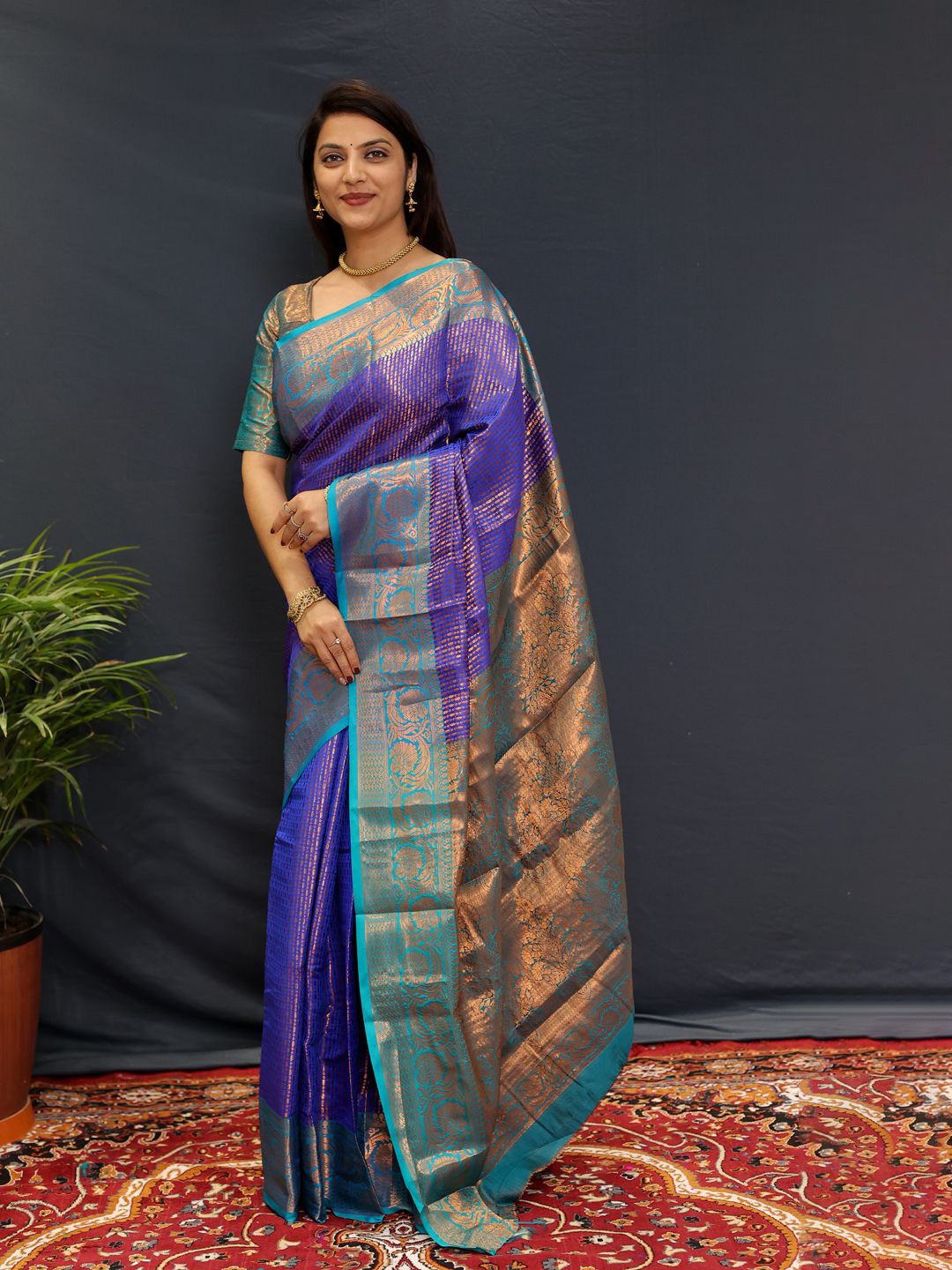 

WINKLECART Woven Design Zari Silk Blend Kanjeevaram Saree, Blue