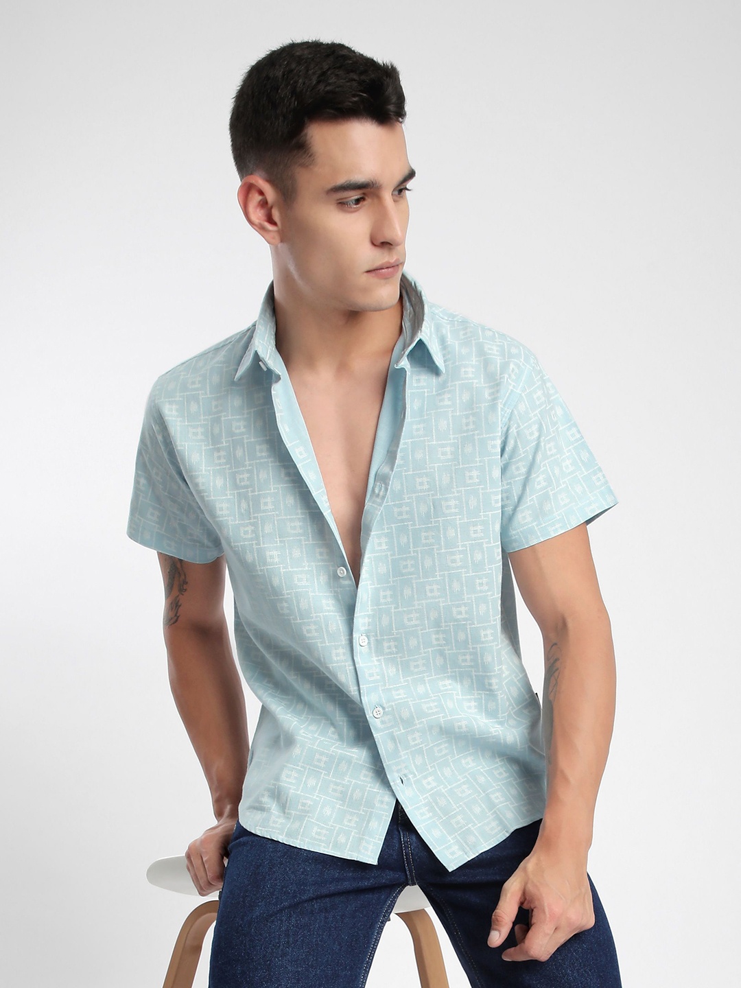 

Beyoung Men Spread Collar Geometric Printed Cotton Casual Shirt, Sea green