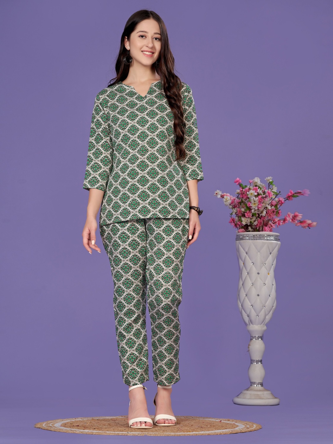

Vegles Printed V-Neck Tunic With Trouser, Green