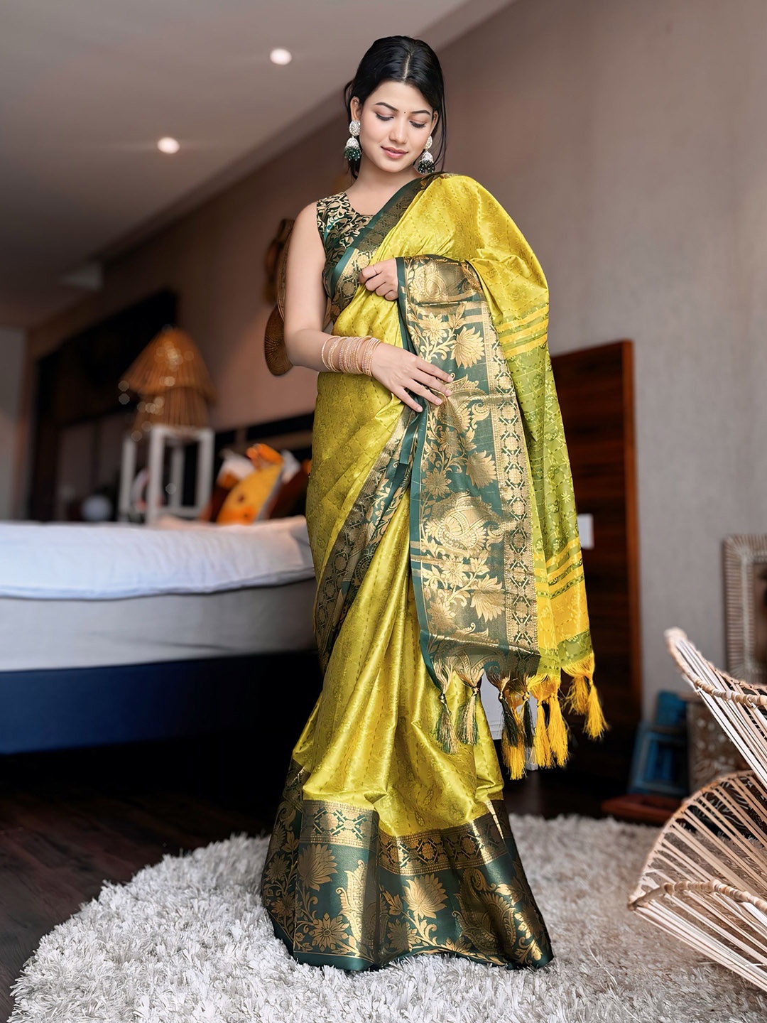 

WINKLECART Woven Design Zari Saree, Yellow