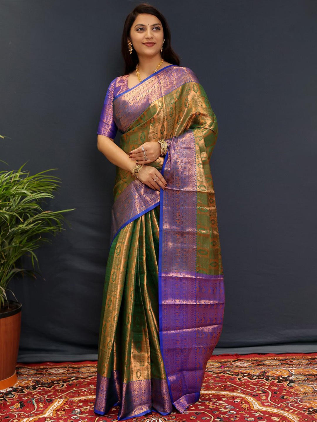 

WINKLECART Woven Design Zari Silk Blend Kanjeevaram Saree, Green
