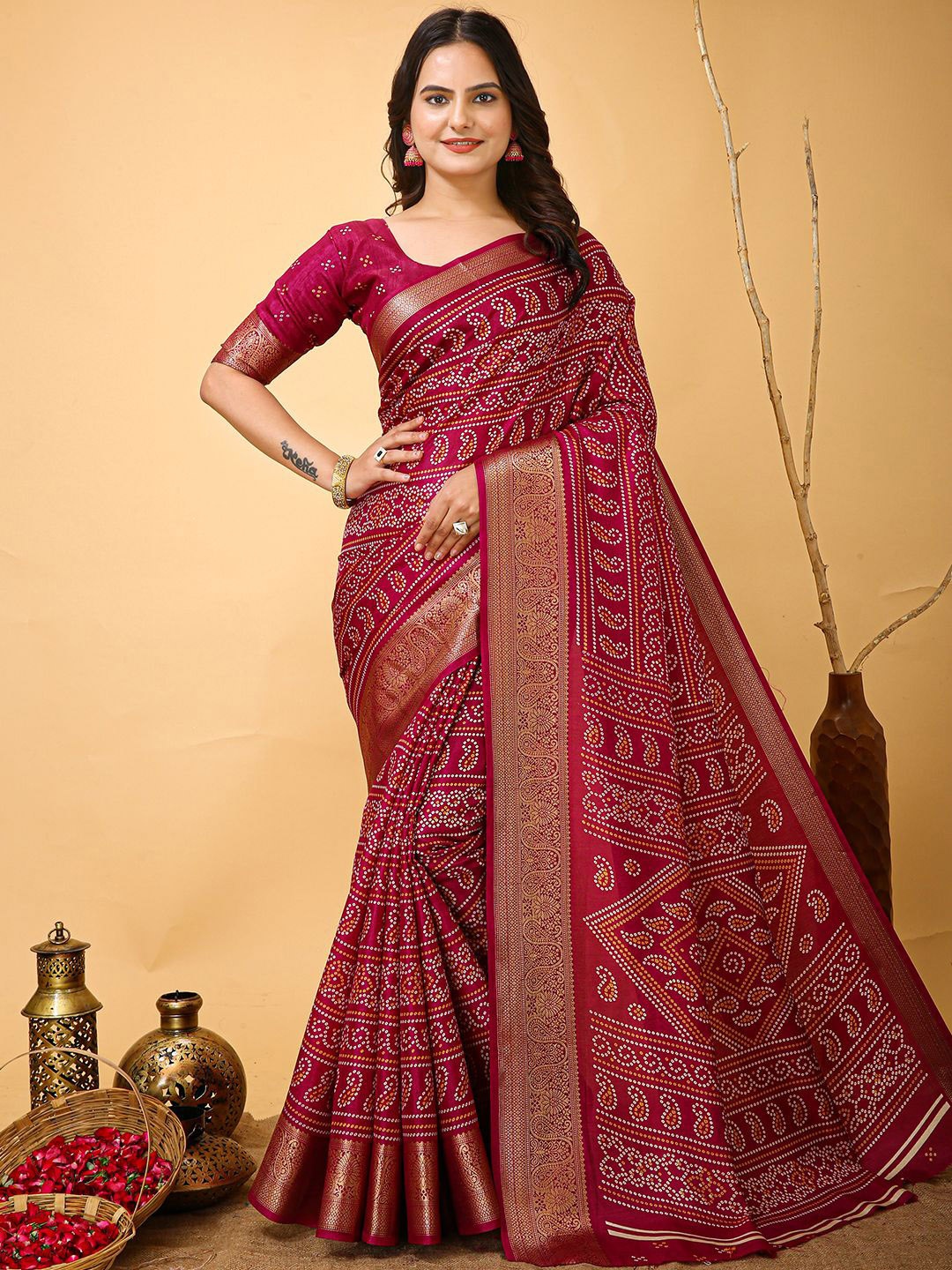 

Mitera Printed Zari Bandhani Saree, Pink