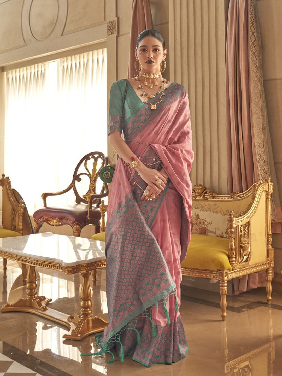 

Anouk Woven Design Zari Banarasi Saree, Pink