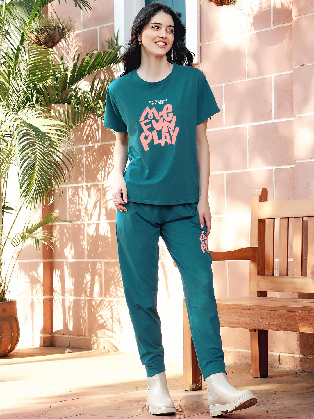 

Zeyo Printed Round Neck T-Shirt With Jogger, Teal