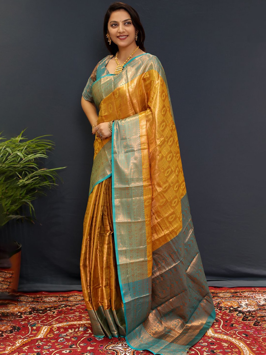 

WINKLECART Woven Design Zari Kanjeevaram Saree, Gold
