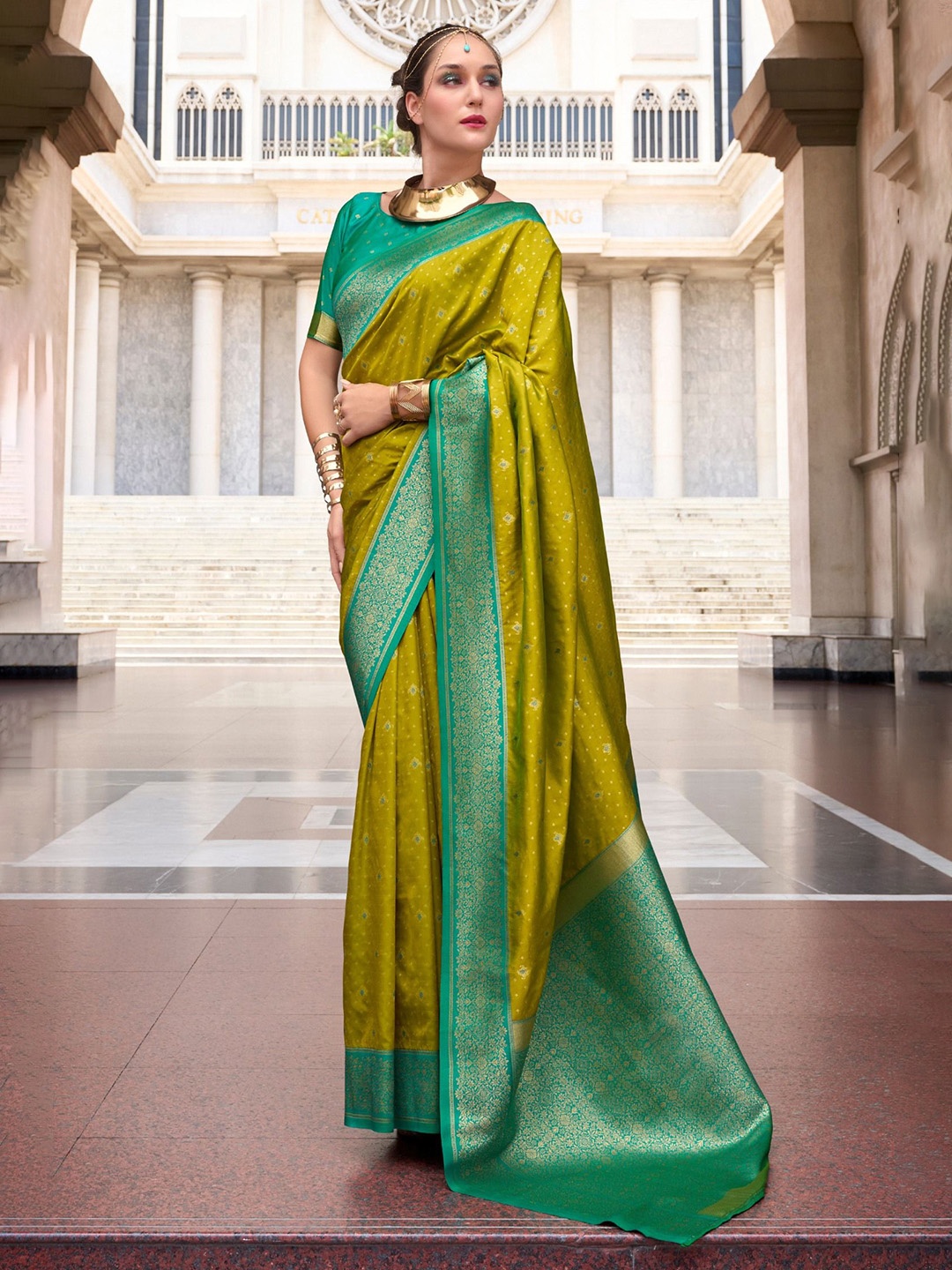 

MySilkLove Woven Design Zari Banarasi Saree, Olive