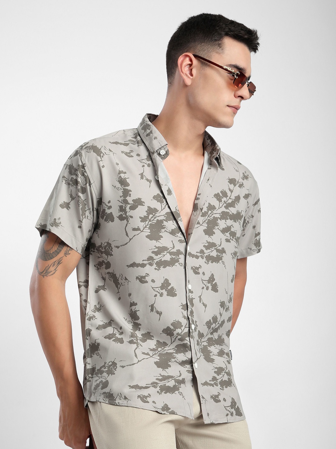 

Beyoung Men Spread Collar Floral Printed Cotton Casual Shirt, Grey