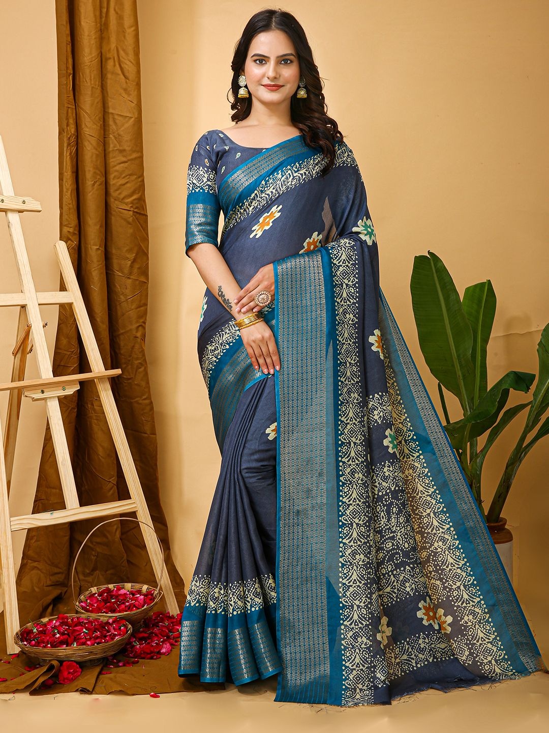 

Mitera Floral Printed Zari Saree, Grey