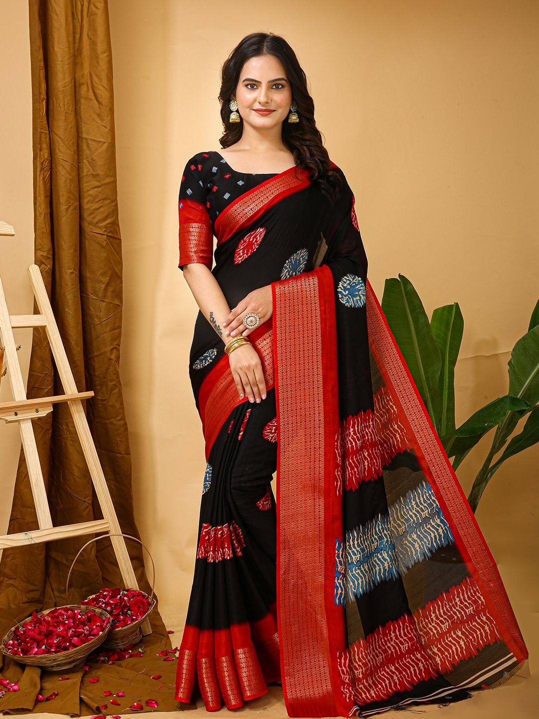 

Panzora Ethnic Motifs Zari Saree, Black