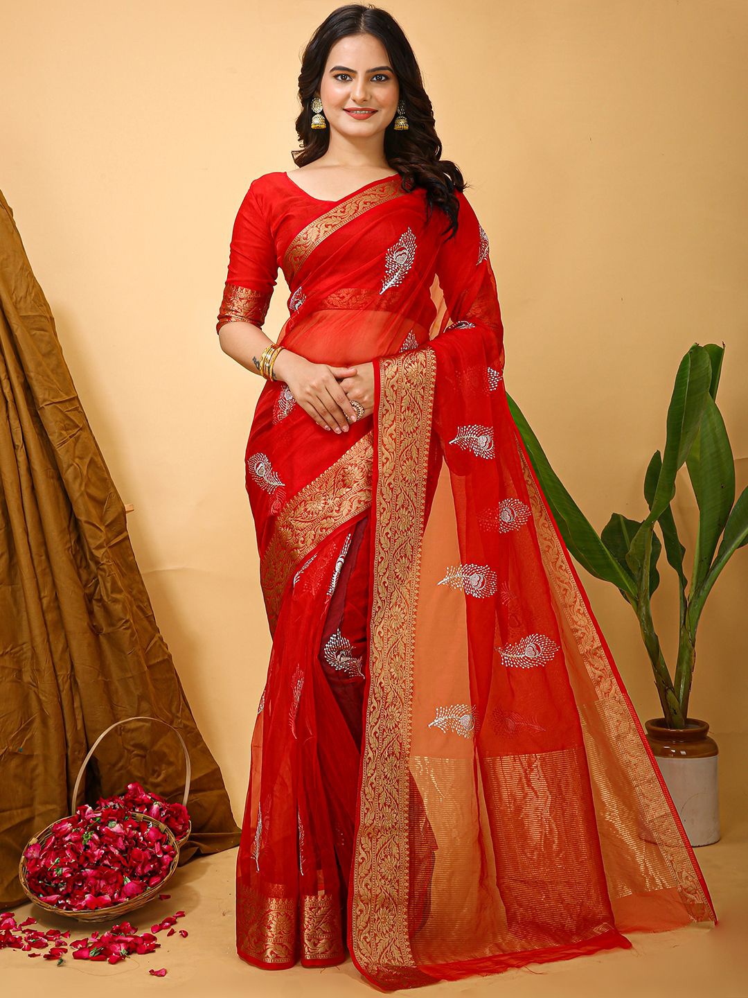 

Panzora Ethnic Motifs Embroidered Sequinned Organza Saree, Red