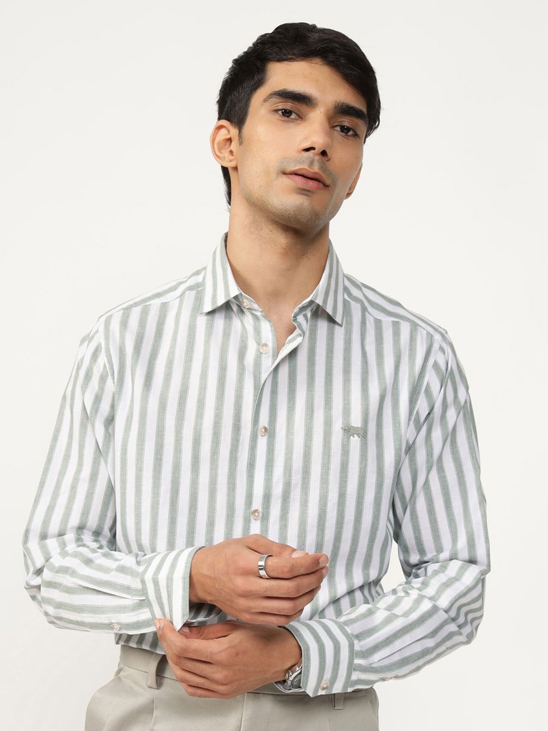 

Andamen Semi Casual Men Cotton Linen Stripe Regular Fit Shirt, White