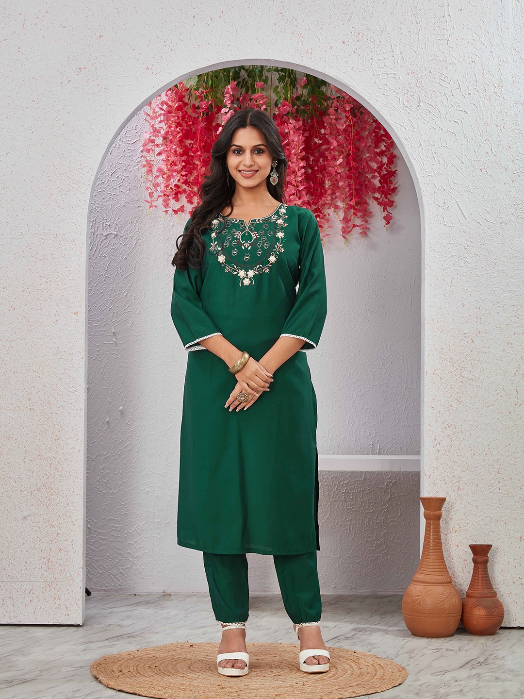 

ZIRVI Floral Embroidered Round Neck Straight Kurta With Trouser, Green
