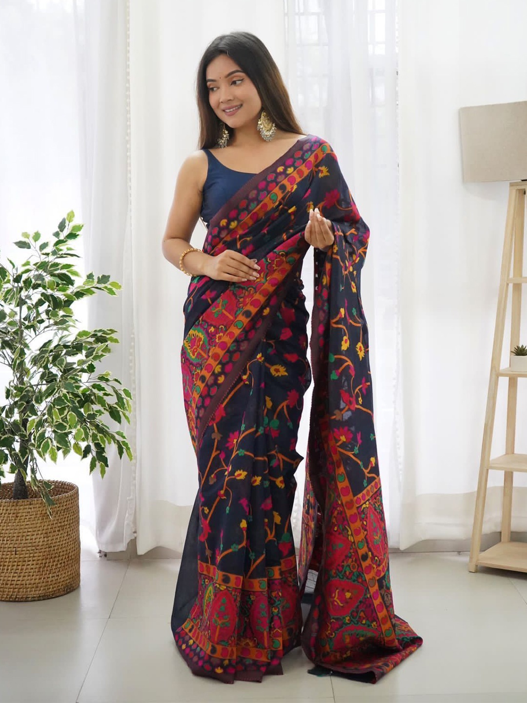 

Aavisa Queency Woven Design Banarasi Saree, Blue