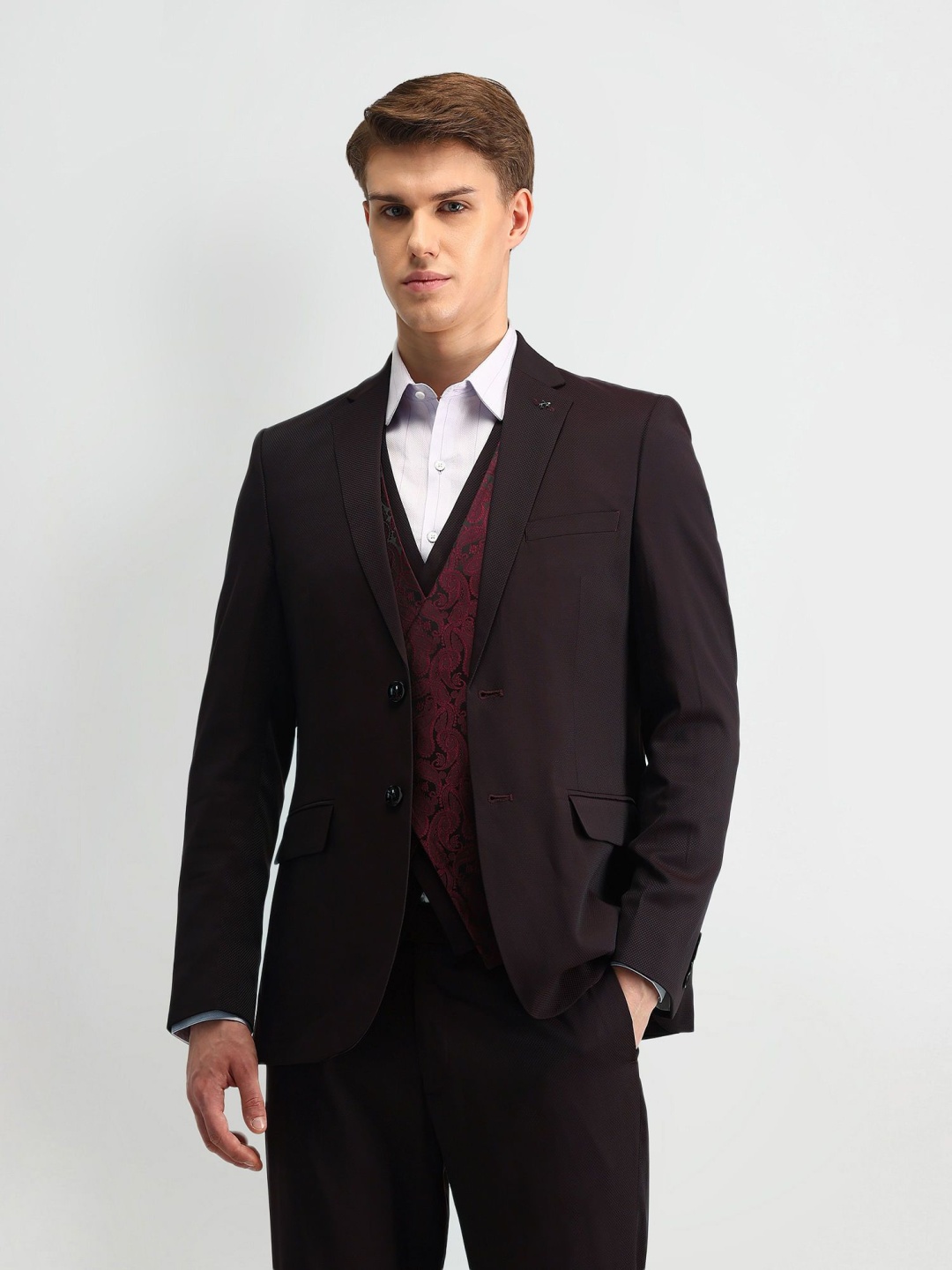

Arrow Men Solid Long Sleeves Suits, Red