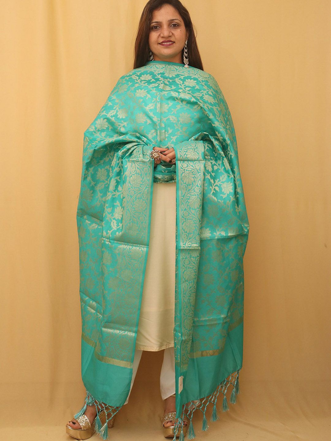 

Luxurionworld Floral Woven Design Zari Silk Dupatta, Blue